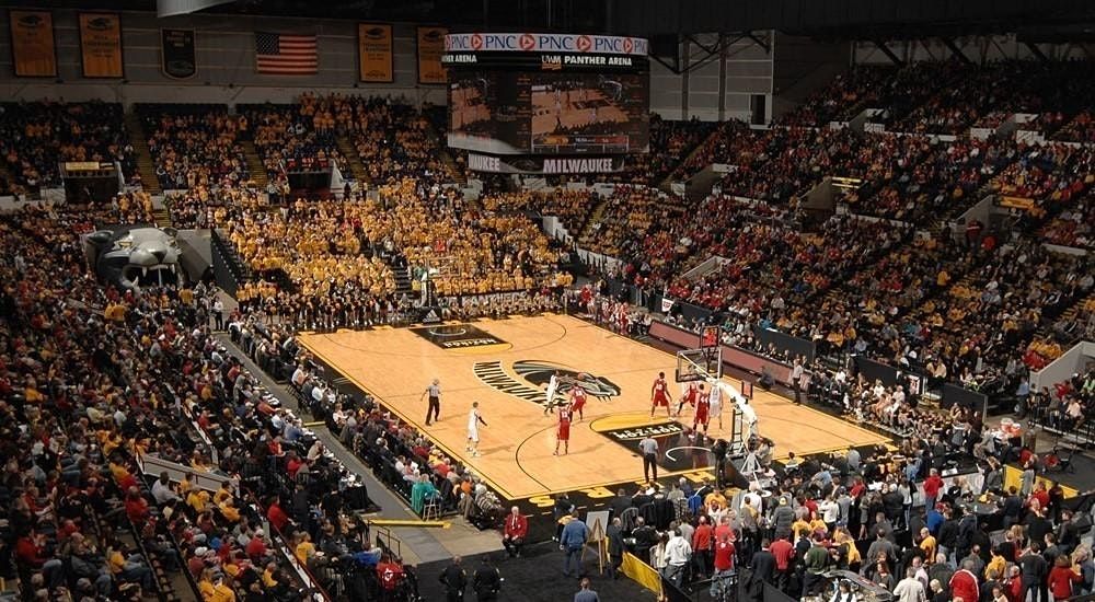 Uwm Arena UWM Cheerleading Alumni Night 2022, UW-Milwaukee Panther Arena, 20 ...