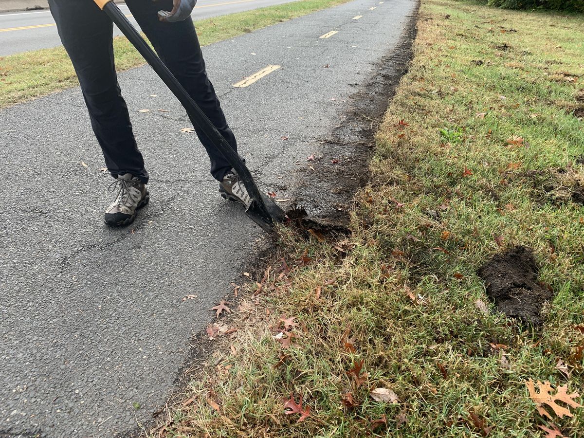 Gravelly Point Trail Edging