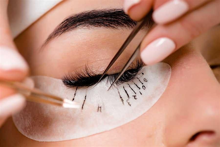 CERTIFIED LASH TECH TRAINING