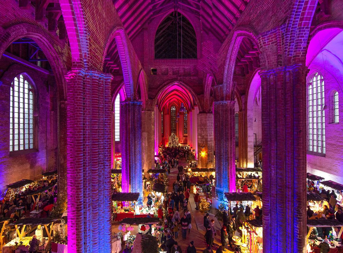 Adventsmarkt in der Marienkirche von Frankfurt an der Oder