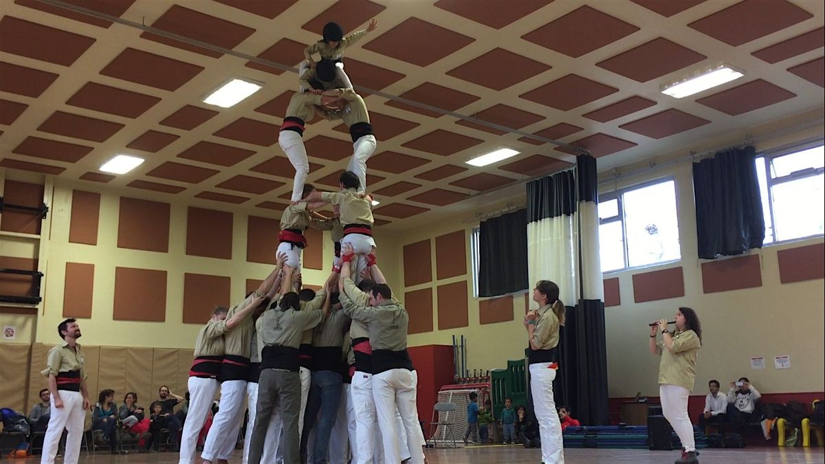 Entra\u00eenement des Castellers de Montr\u00e9al : D\u00e9couvrez les tours humaines