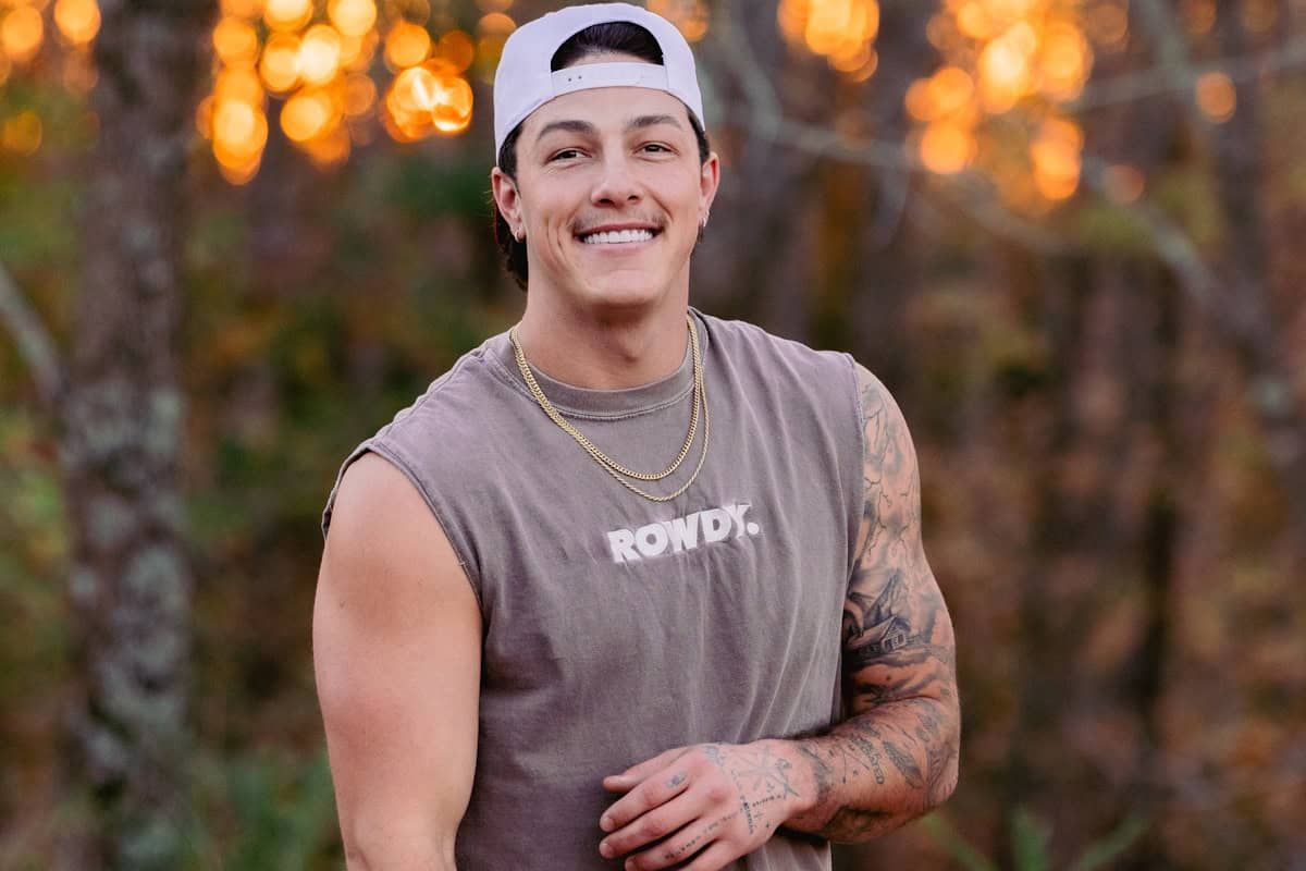 Tayler Holder
