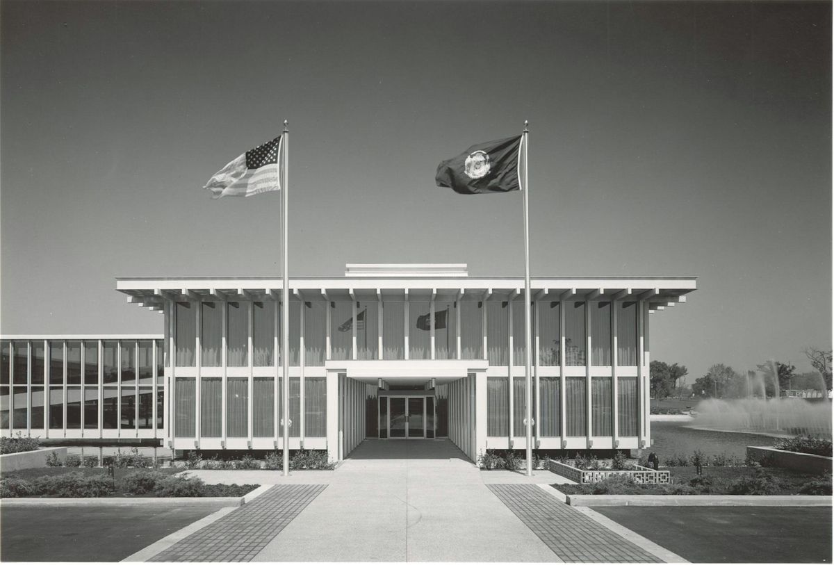 Johnson Controls Corporate Headquarters Building Tour - Sat @ 12 pm