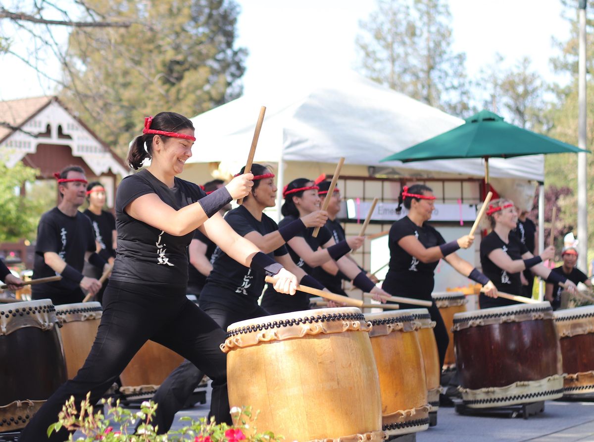 Intro to Taiko: The Art of Traditional Japanese Drumming (song: Kenka beg.)