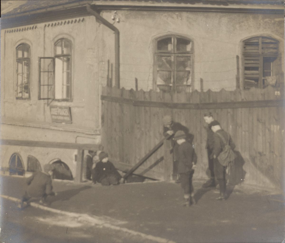 Josef Sudek a Fotoklub Praha. Komentovan\u00e1 prohl\u00eddka s kur\u00e1torem