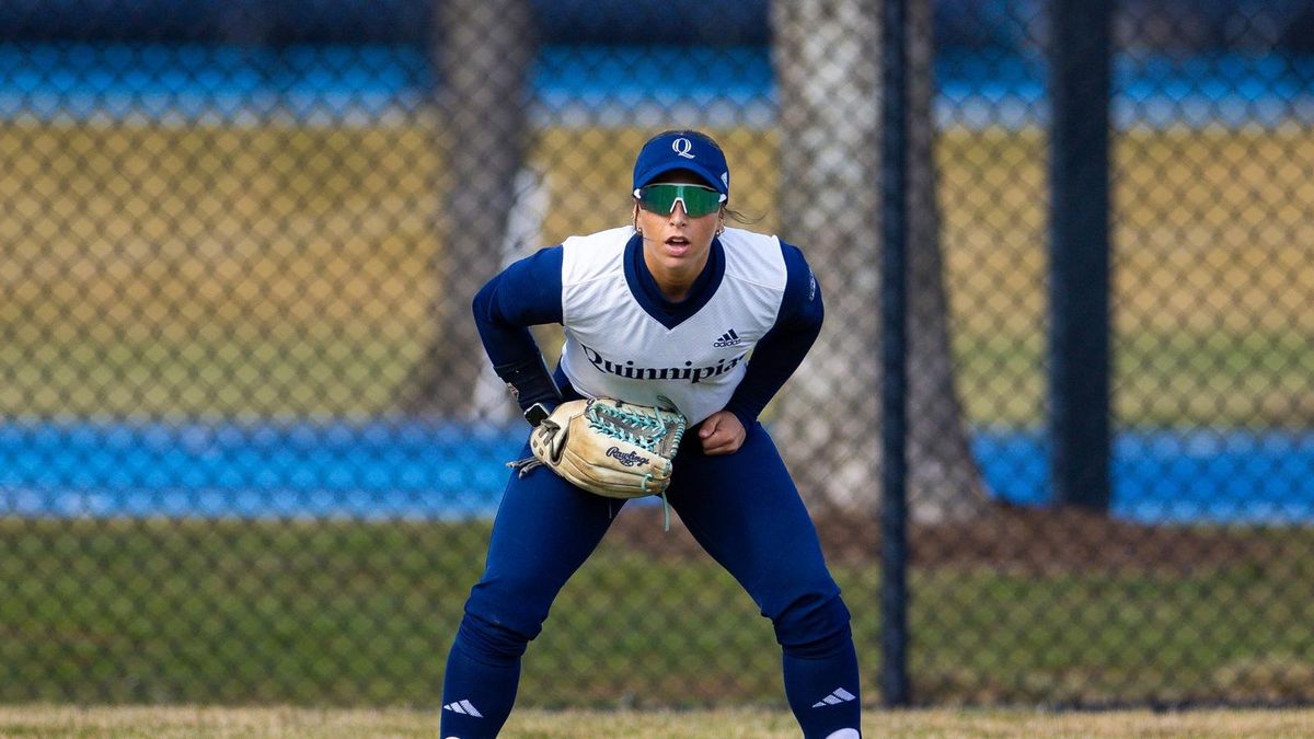 Parking Iona Gaels at Delaware Blue Hens Mens Basketball