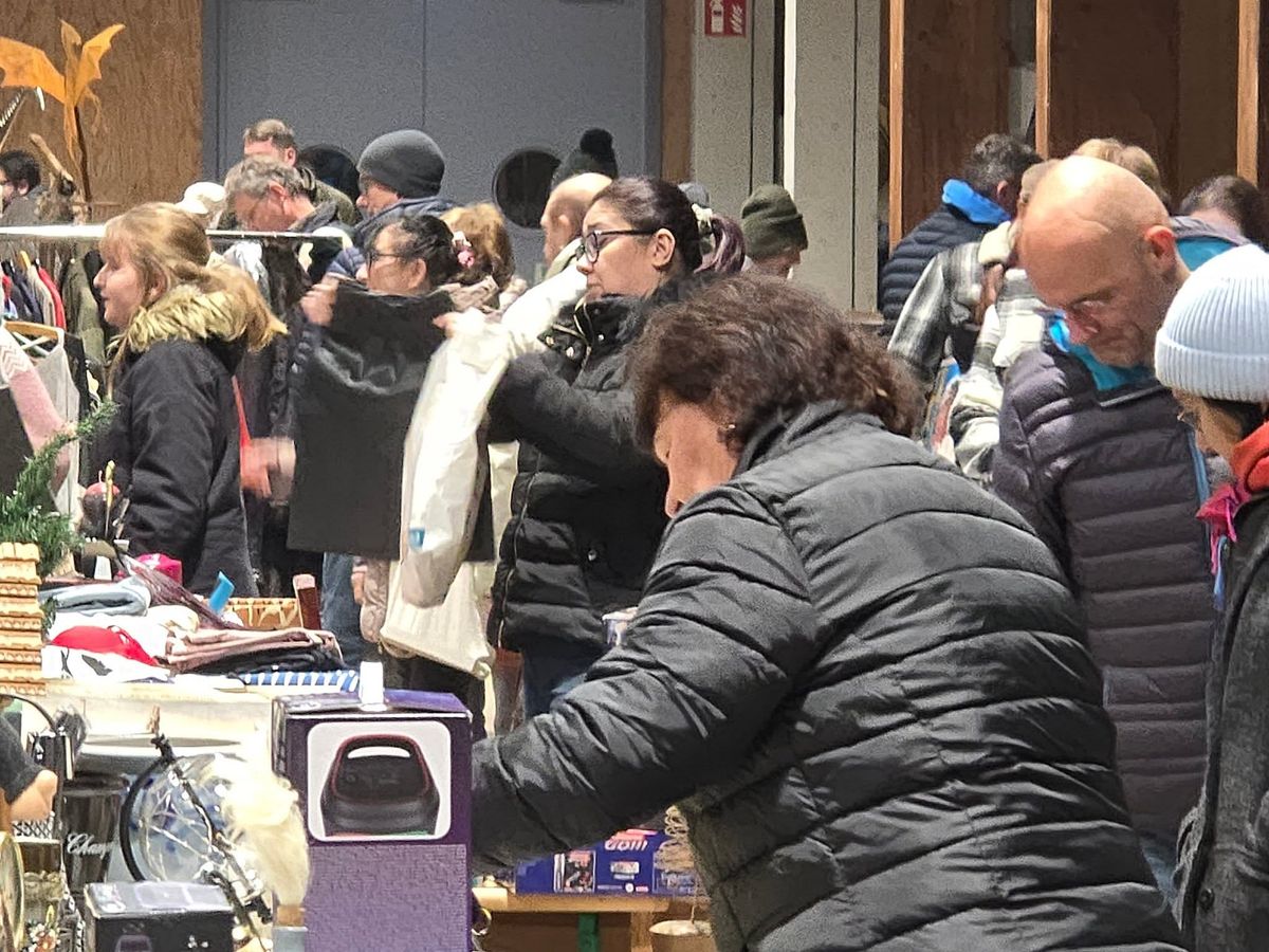 NACHTFLOHMARKT IN MESSEHALLE 4 IN A-SALZBURG