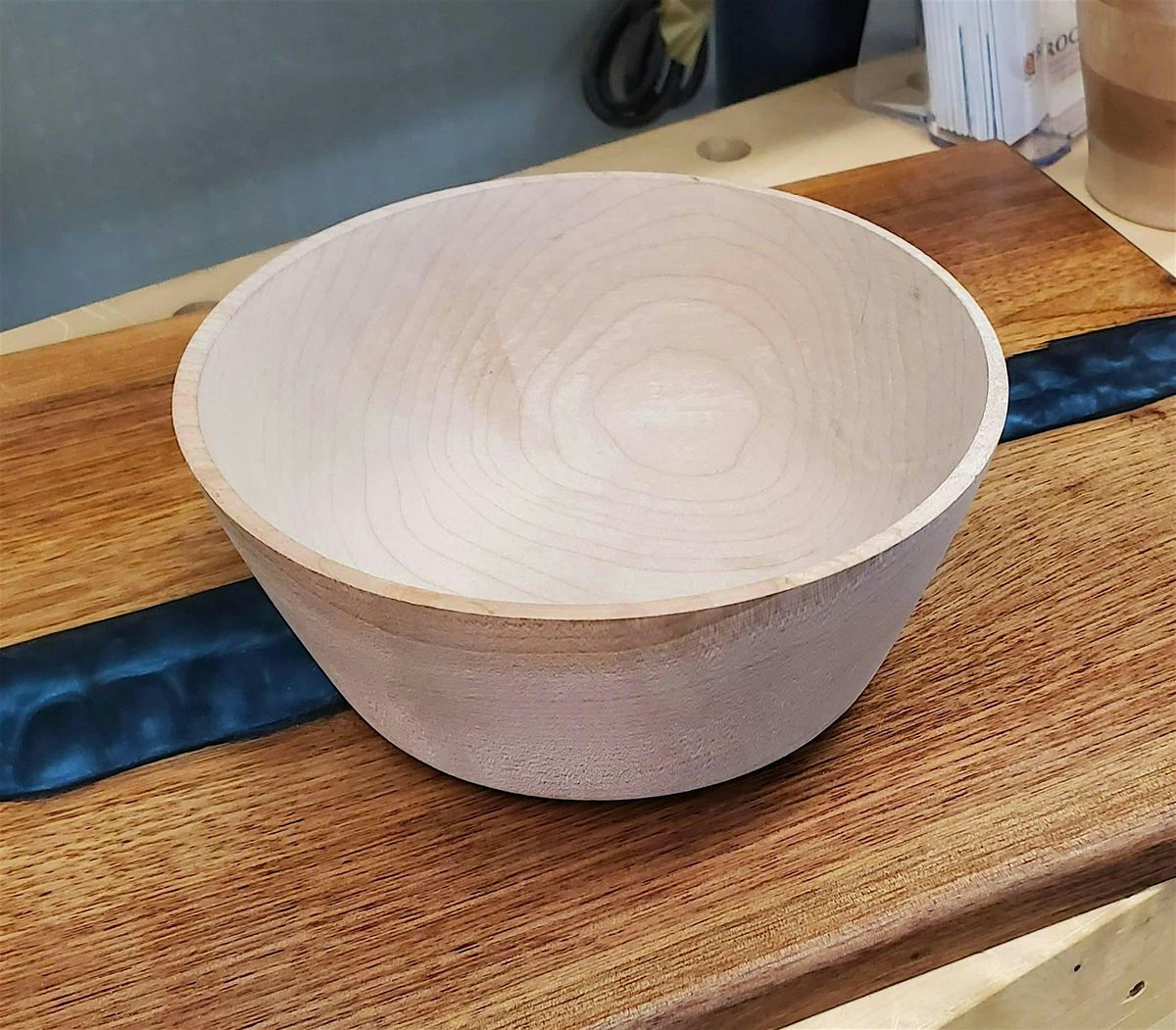 Bowl Turning With Traditional Tools