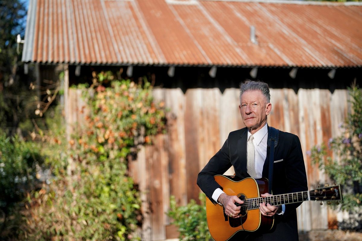 Lyle Lovett and his Acoustic Group (seated show)