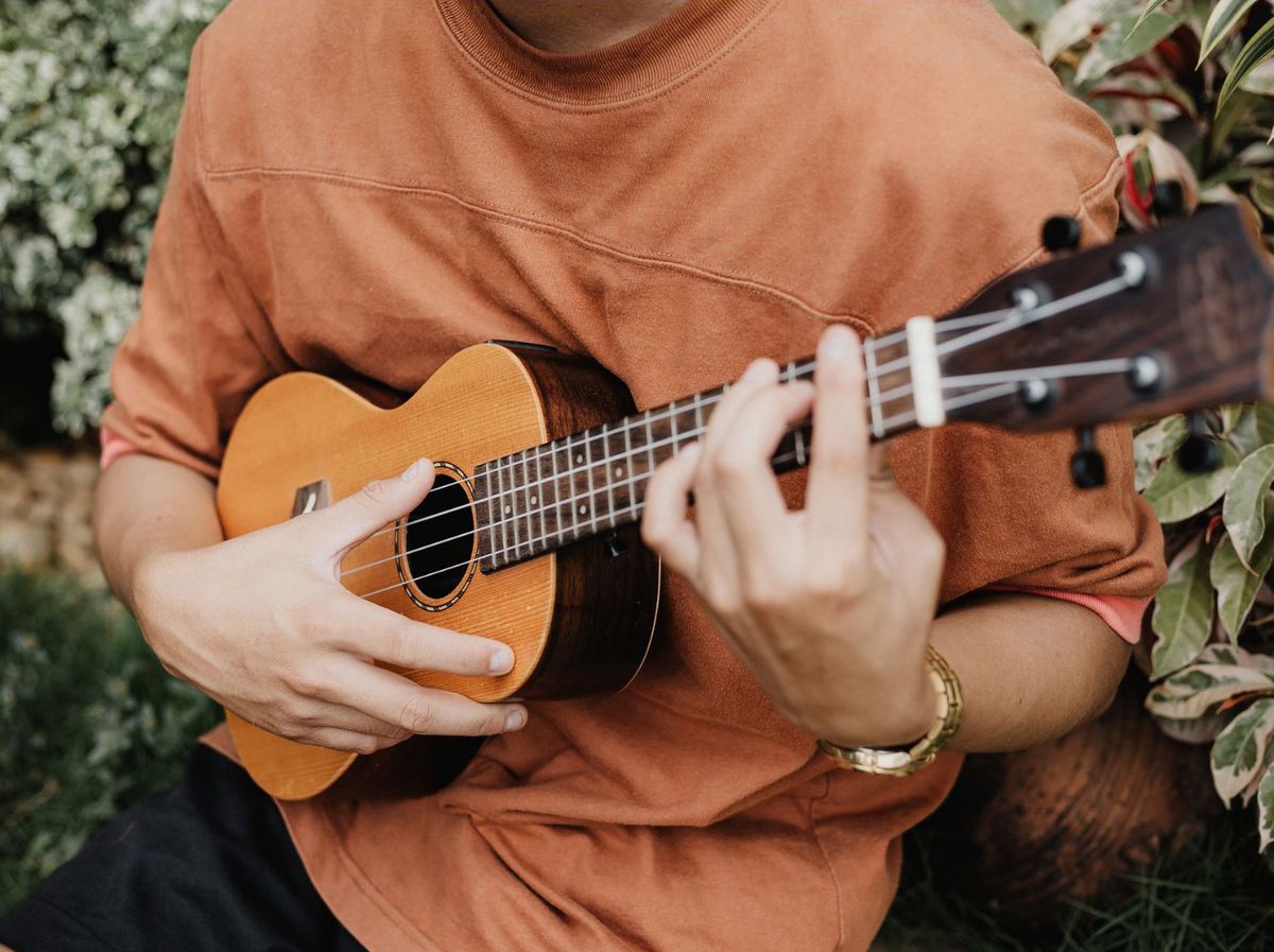 Learn to play ukulele