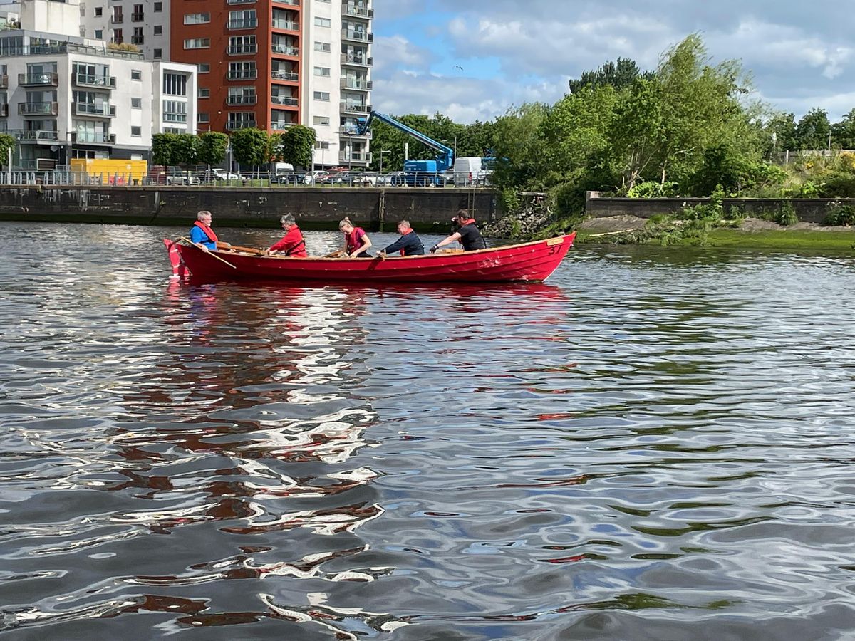 Members only rowing session. Ian W Skippering, Kelvin Harbour Pontoons ...