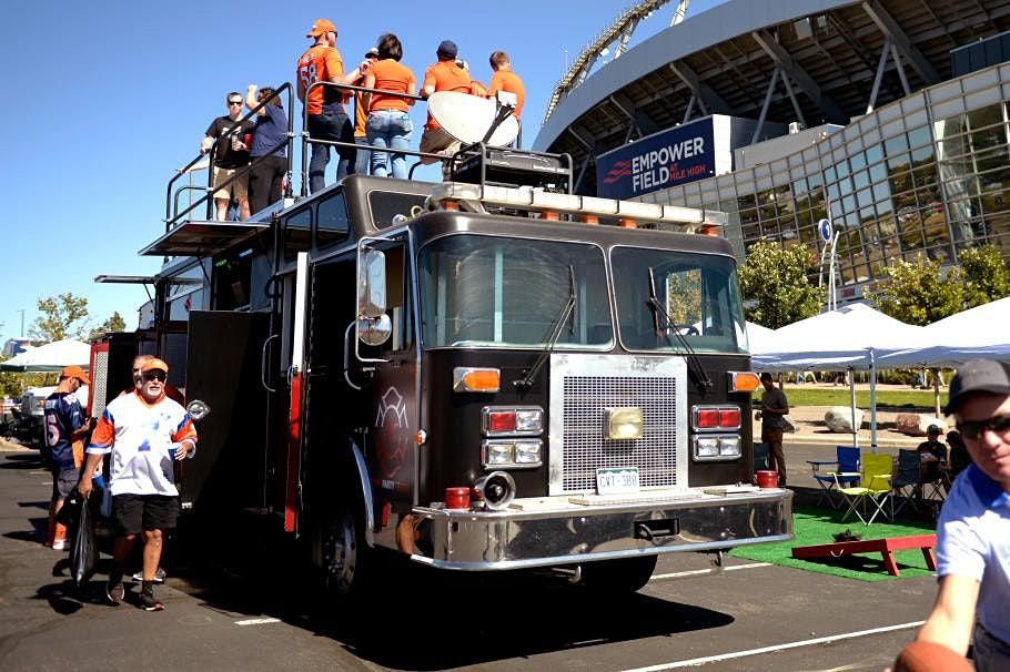 Tailgreeter - Nissan Stadium Tailgate - Denver Broncos @ Tennessee