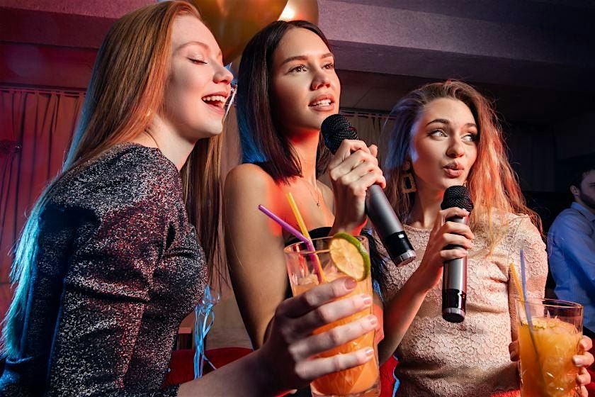 Karaoke (Regenboogvriendelijk) in de Dans Hotspot