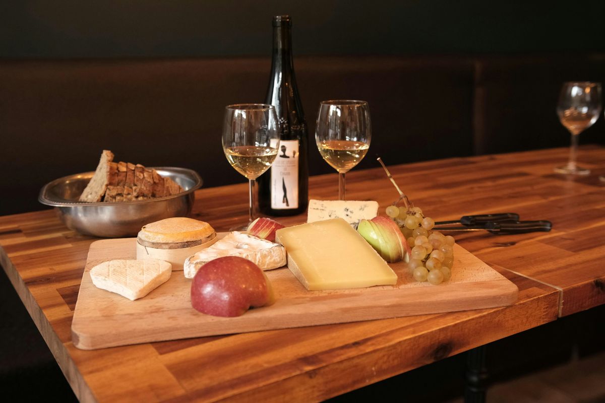 Atelier d\u00e9gustation de fromages \/ vins sp\u00e9cial f\u00eate des m\u00e8res