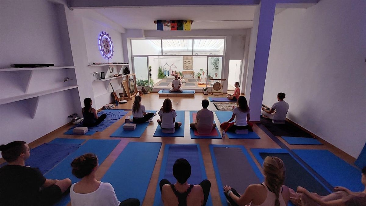 JORNADA DE YOGA Y DESARROLLO HUMANO