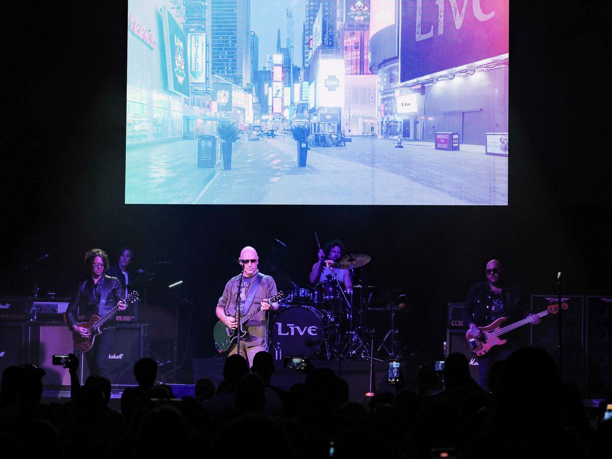 +LIVE+ - Band at Videotron Centre