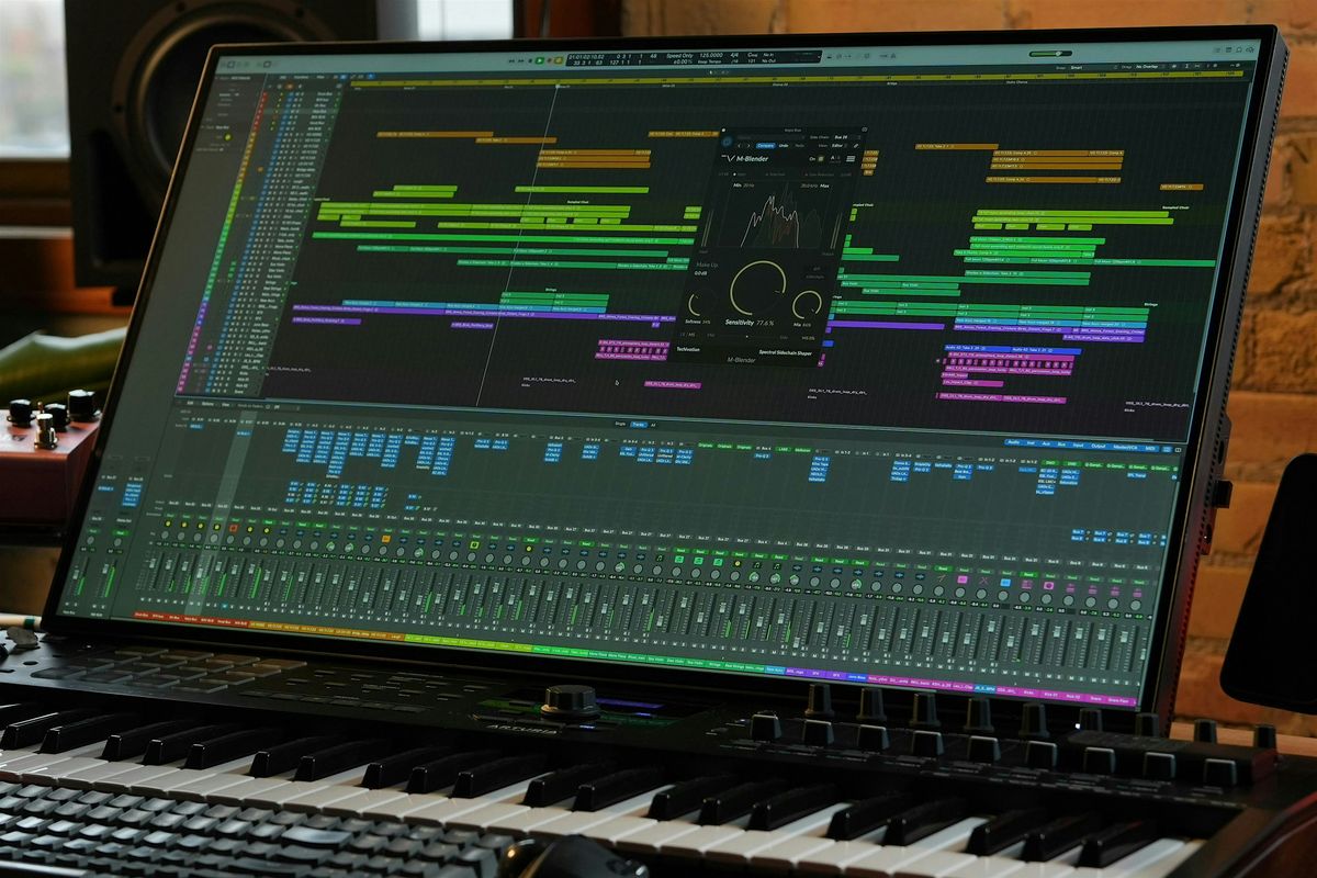 Short Course - Introduction to Logic and Music Production with Zoe Collins