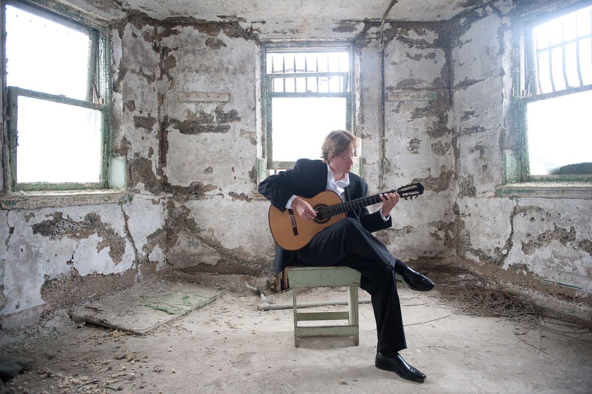 Concerts in the Galleries featuring Jason Vieaux, classical guitar