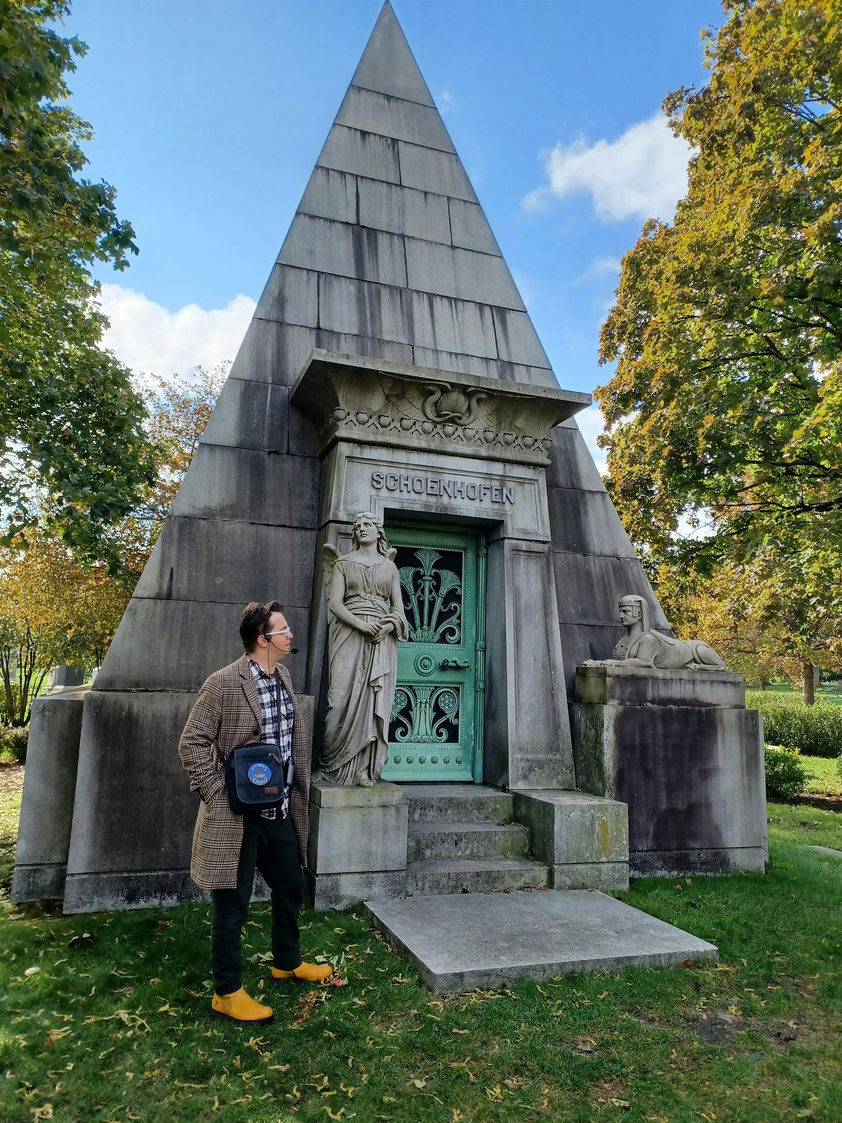 Graceland Cemetery Walking Tour with author Adam Selzer