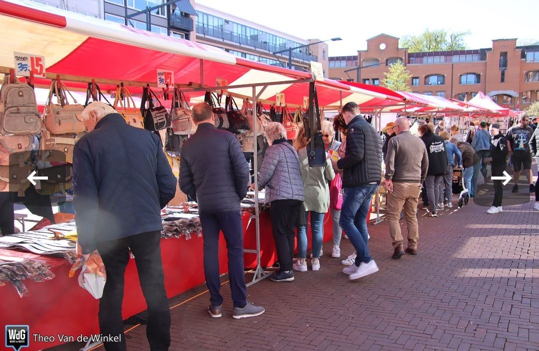 snuffelmarkt raadhuisplein\/ kerkplein son&breugel