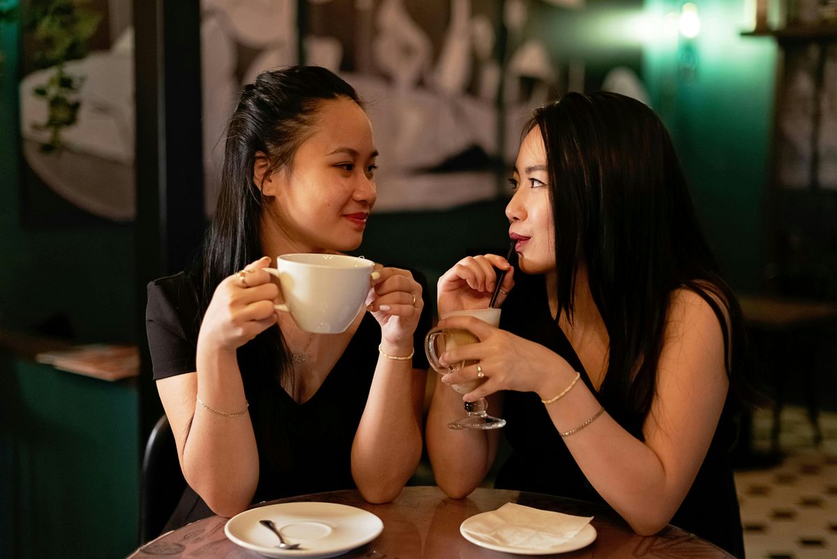 Lesbian Speed Dating: Love Offline