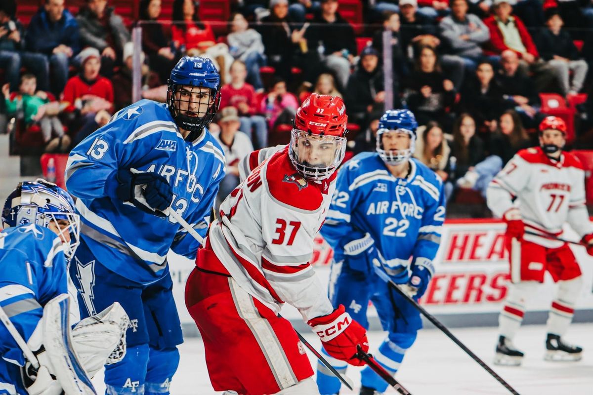 Parking Air Force Falcons at Sacred Heart Pioneers Mens Hockey