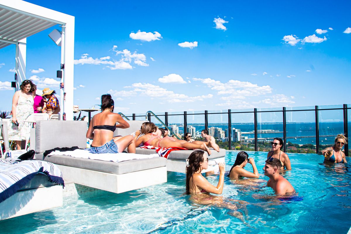 Sol & Luna Greek Night