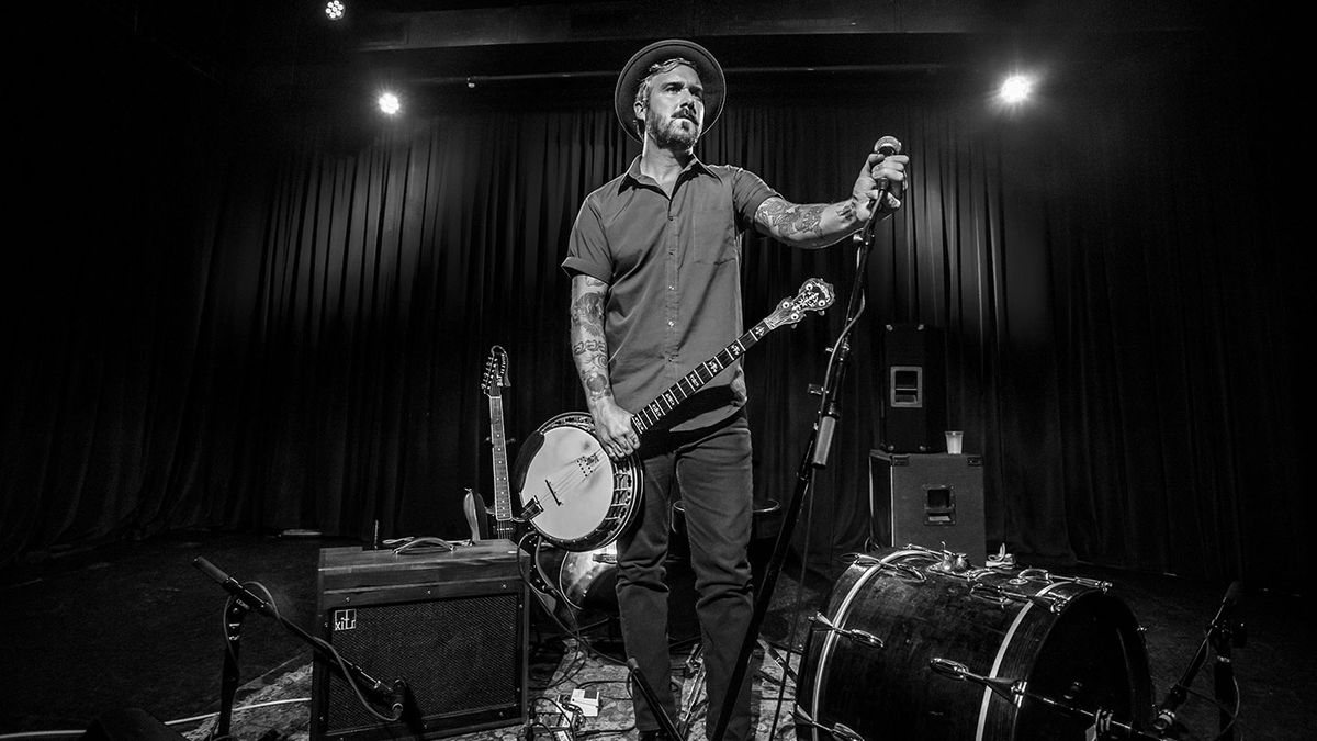 William Elliott Whitmore (21+)