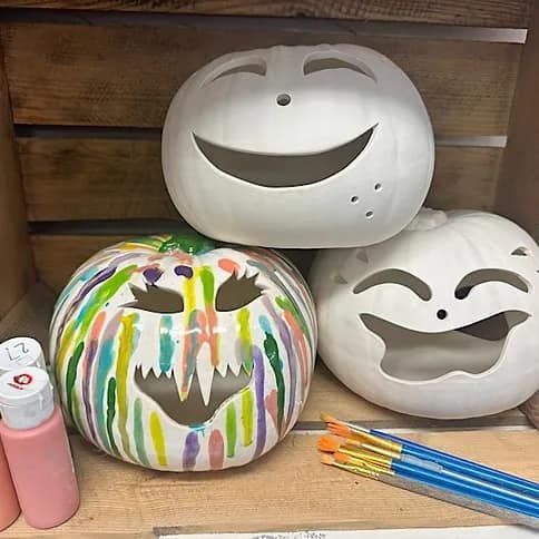 Ceramic pumpkin pottery decorating,