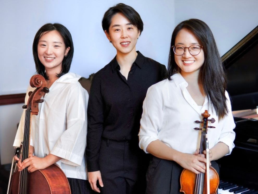 Opening of the 24-25 Young Musicians Forum Concert Series featuring The Daphne Piano Trio 