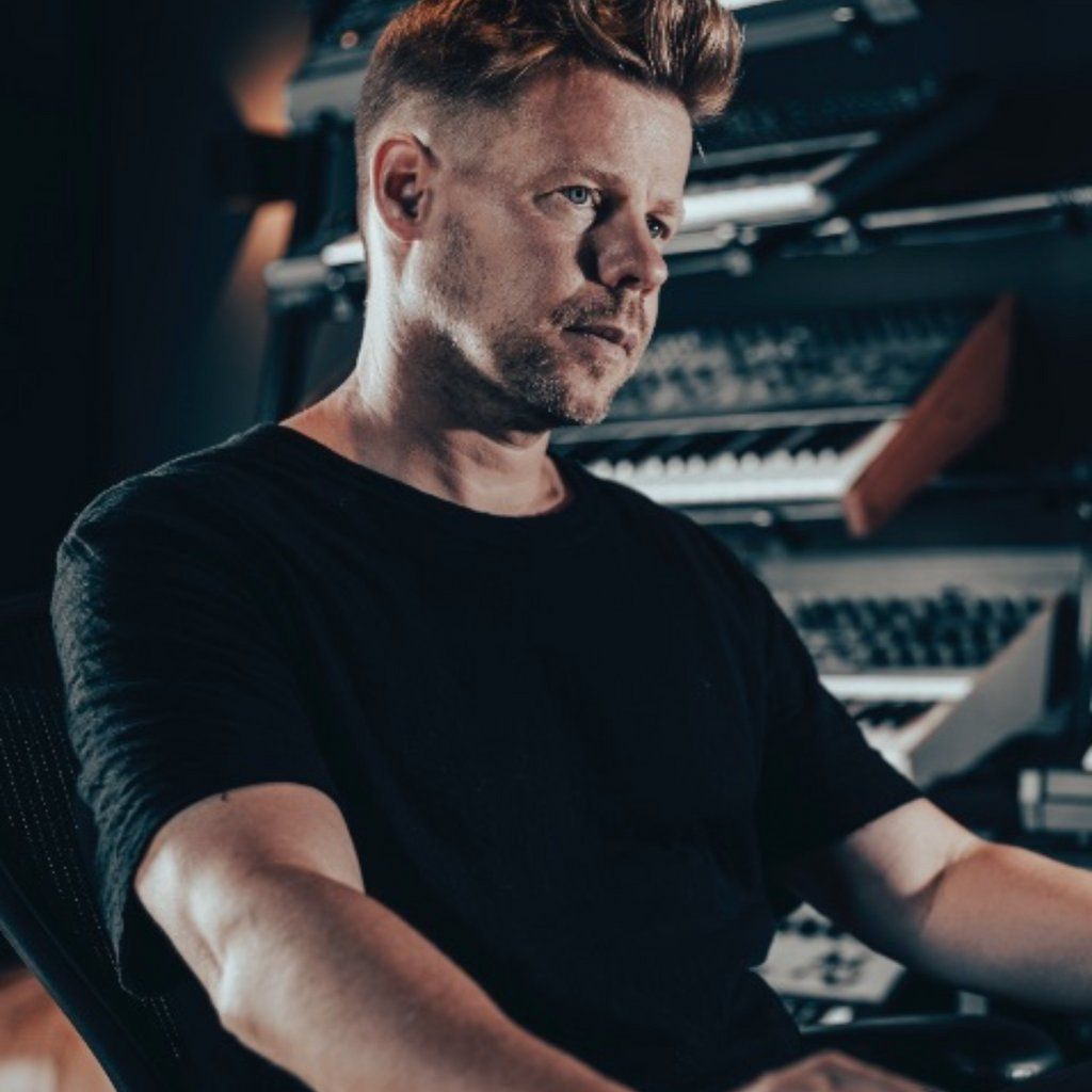 Small Trees X Empire presents Ferry Corsten