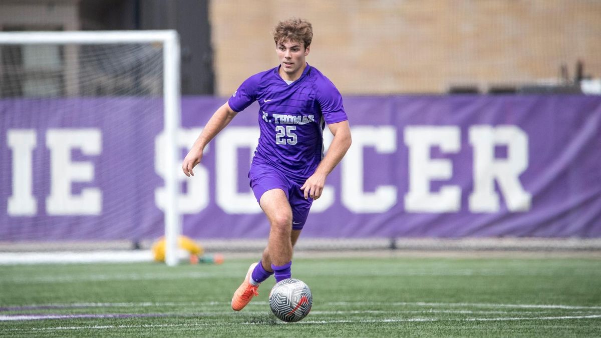 Parking St. Thomas Tommies at Denver Pioneers Mens Basketball