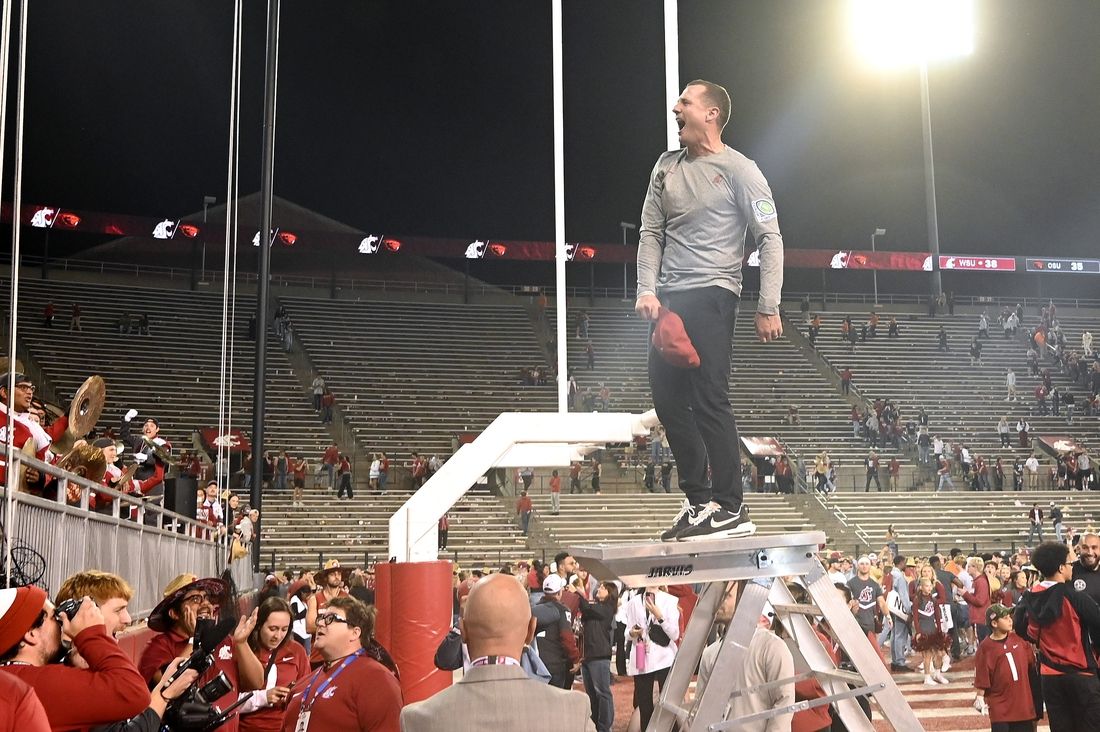 Oregon State Beavers at Washington State Cougars Football at Gesa Field at Martin Stadium