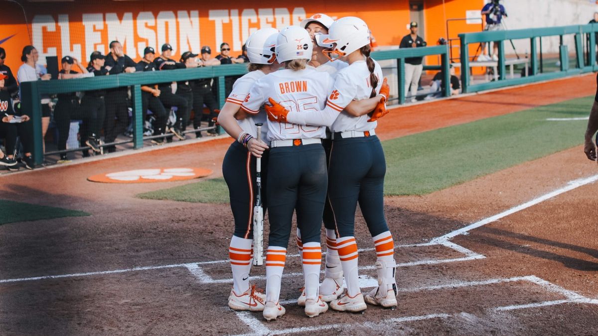 Gardner-Webb Runnin' Bulldogs at Clemson Tigers Baseball