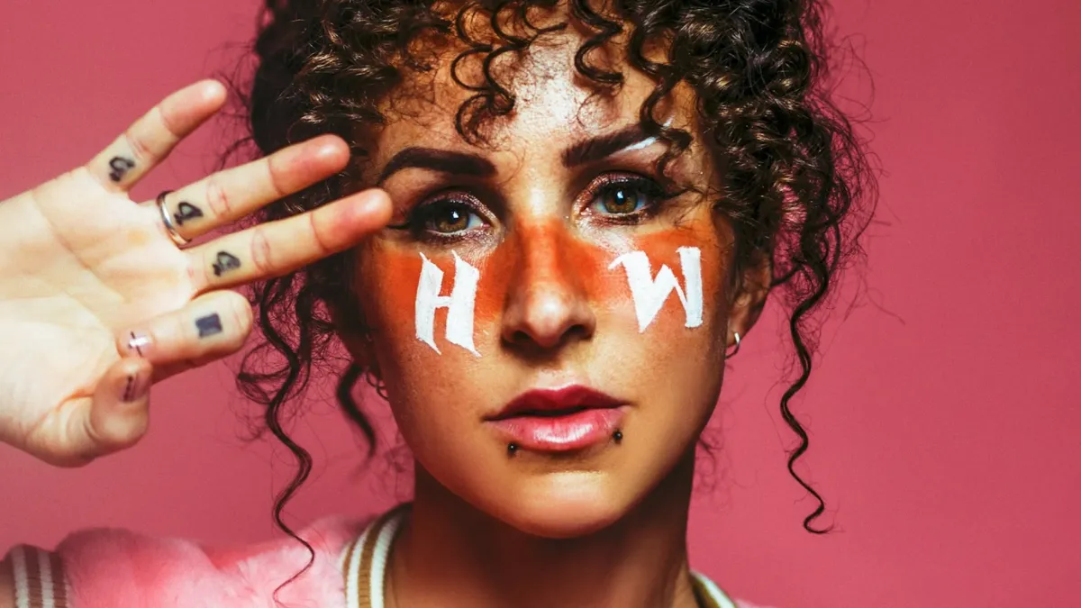 Hannah Wants, Alok in Palma