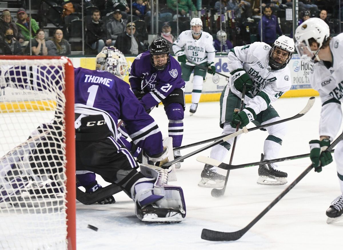 Bowling Green Falcons at Bemidji State Beavers Mens Hockey