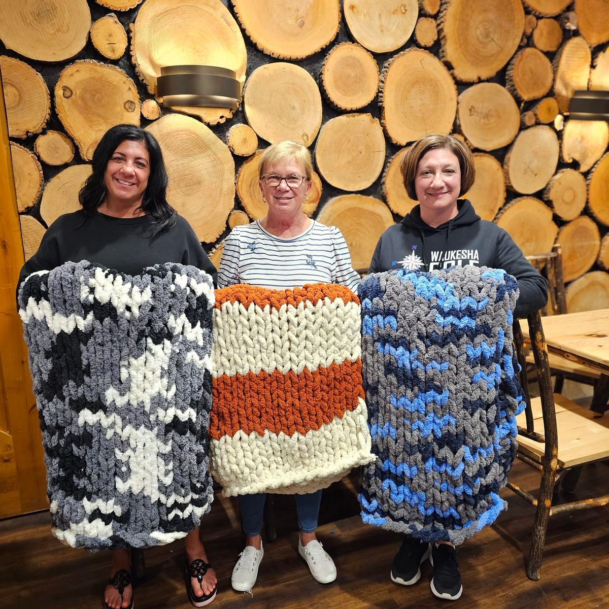 3 SPOTS LEFT! Dec 9th - The Lodge Muskego Chunky Knit Blanket Workshop 