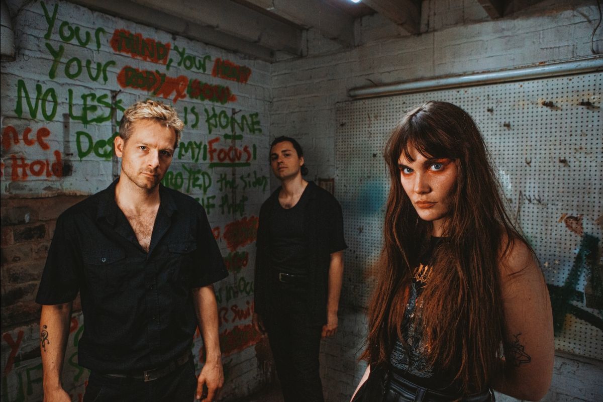 Calva Louise with Mike's Dead