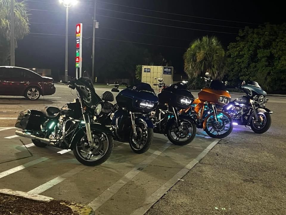 FL Riding Friends & AlterEgo Baggers Inaugural Bike Night