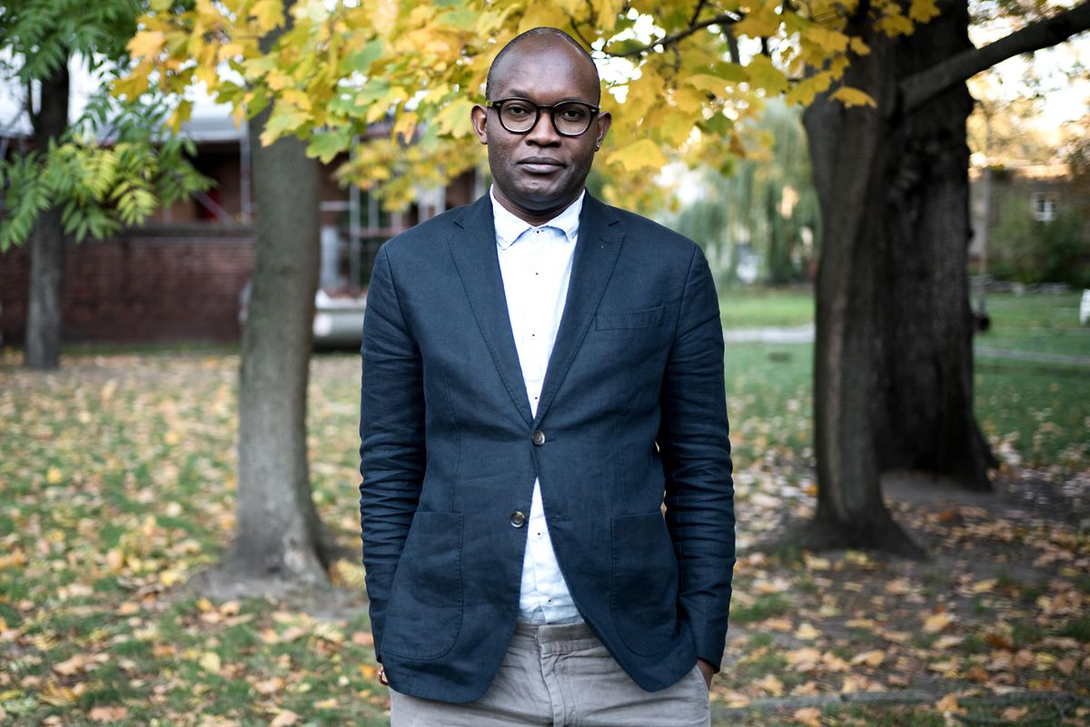 Lesung unterm Kirschbaum mit Fiston Mwanza Mujila, Wulmstorfer Ring 9A