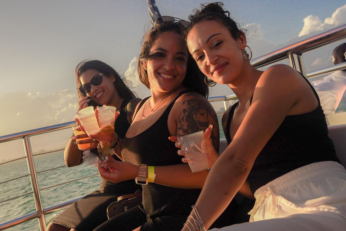 HIP HOP MIAMI BOAT PARTY BOOZE CRUISE OPEN BAR, Lombardi's Miami