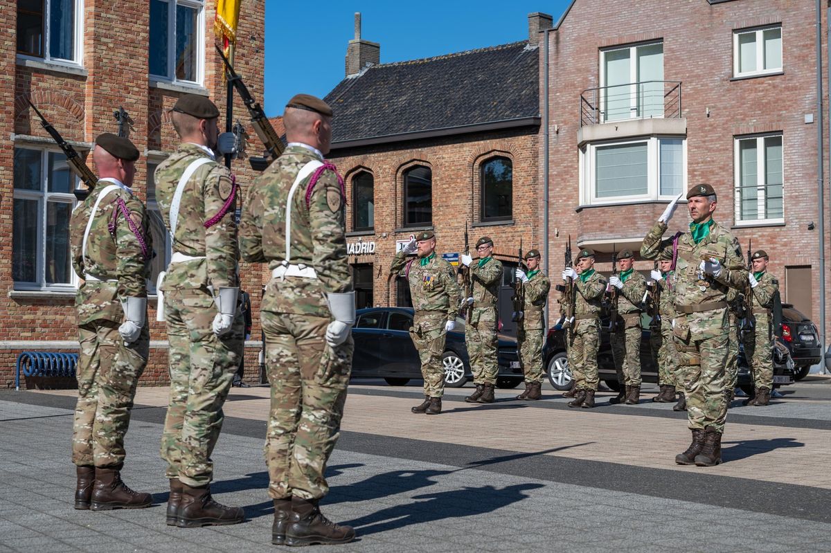 Herdenkingsplechtigheid Carabiniers \u2013 Grenadiers