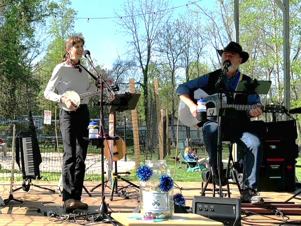 Another Saturday night at Sweeten Creek!  Join Pat and Mike for acoustic music.