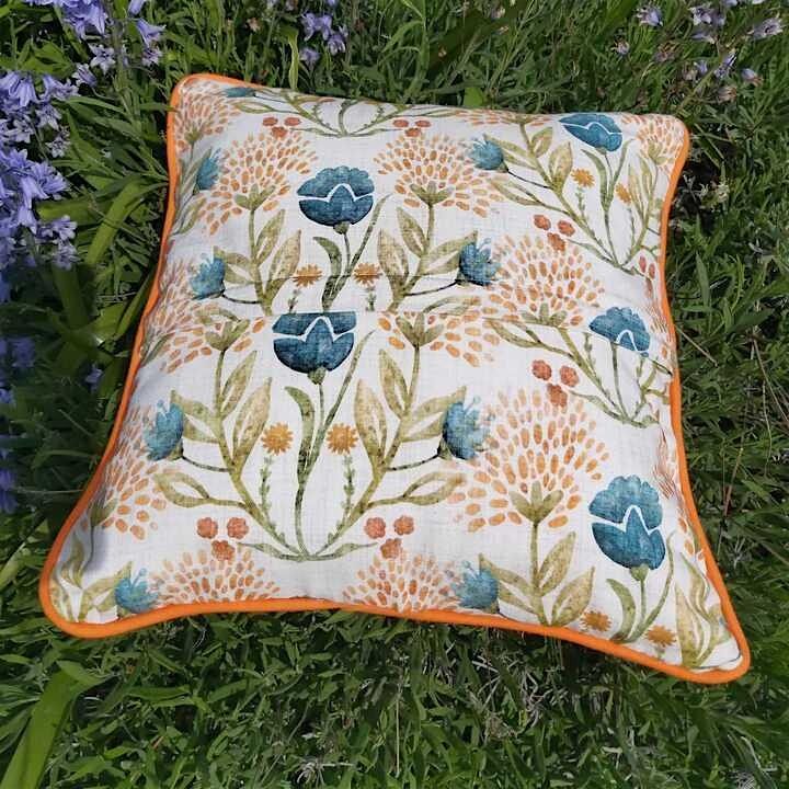 Improvers Sewing - Make A Piped Cushion