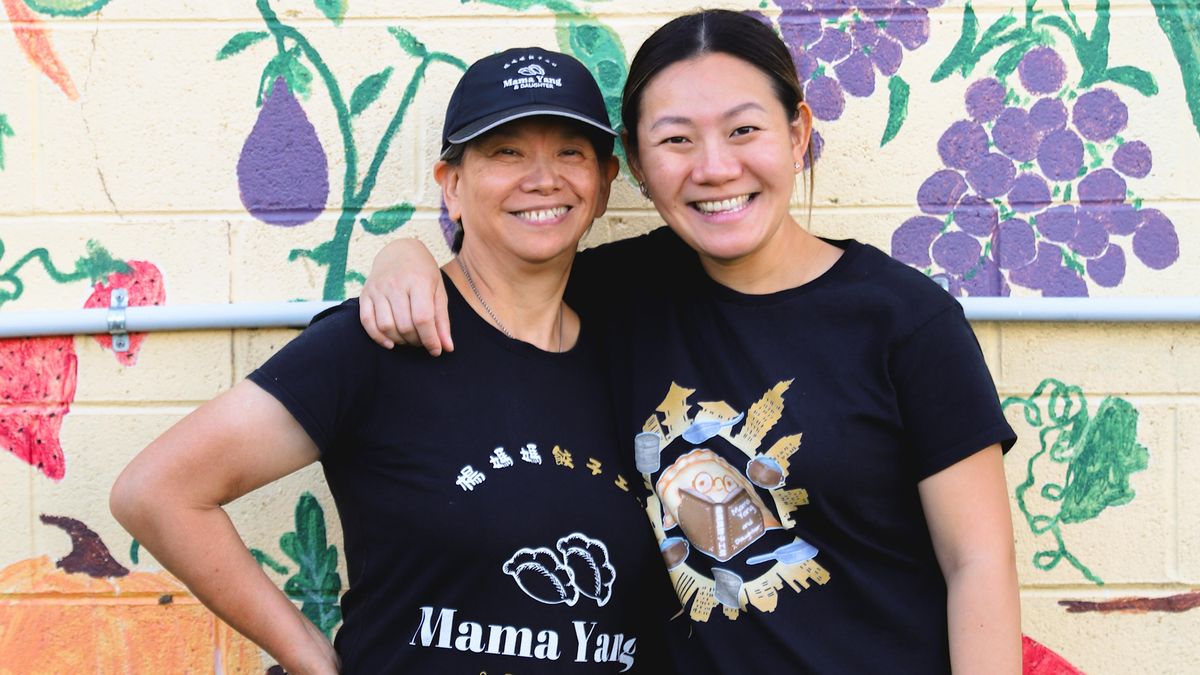 Dumpling Making Class with Mama Yang and Daughter