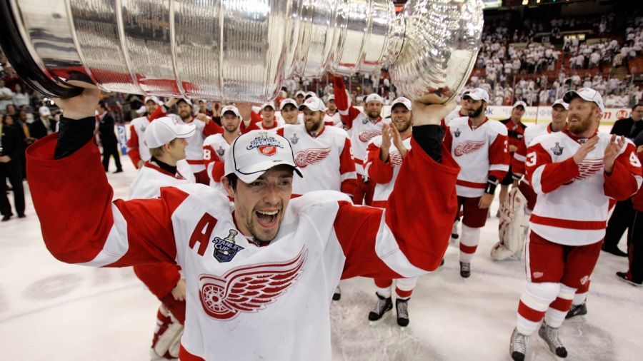 Pavel Datsyuk Signing Autographs at DC Sports