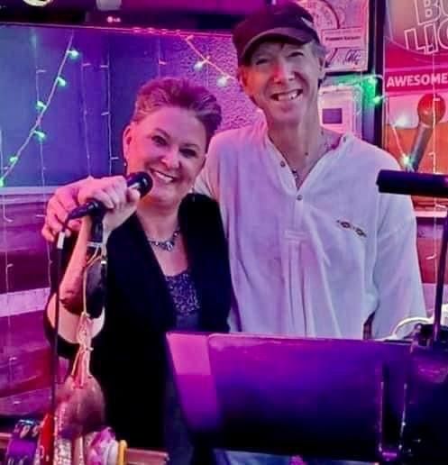 Monte & Dawn of Gypsy Luvin\u2019 LIVE @ Majestic Oak Winery & Neon Groundhog Brewery 