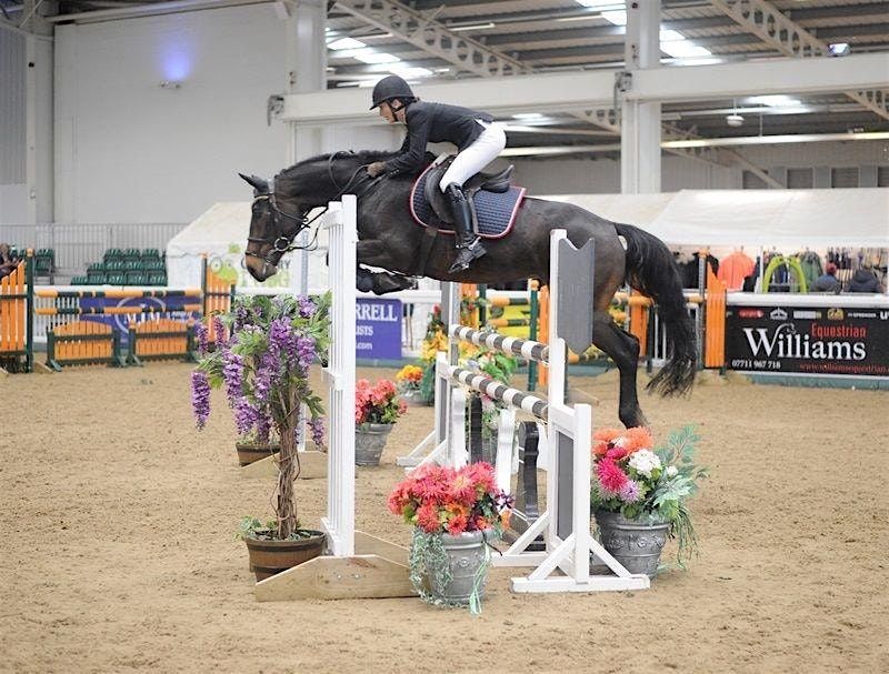 Jasmine Gleave Show jumping clinic - courses and ring craft