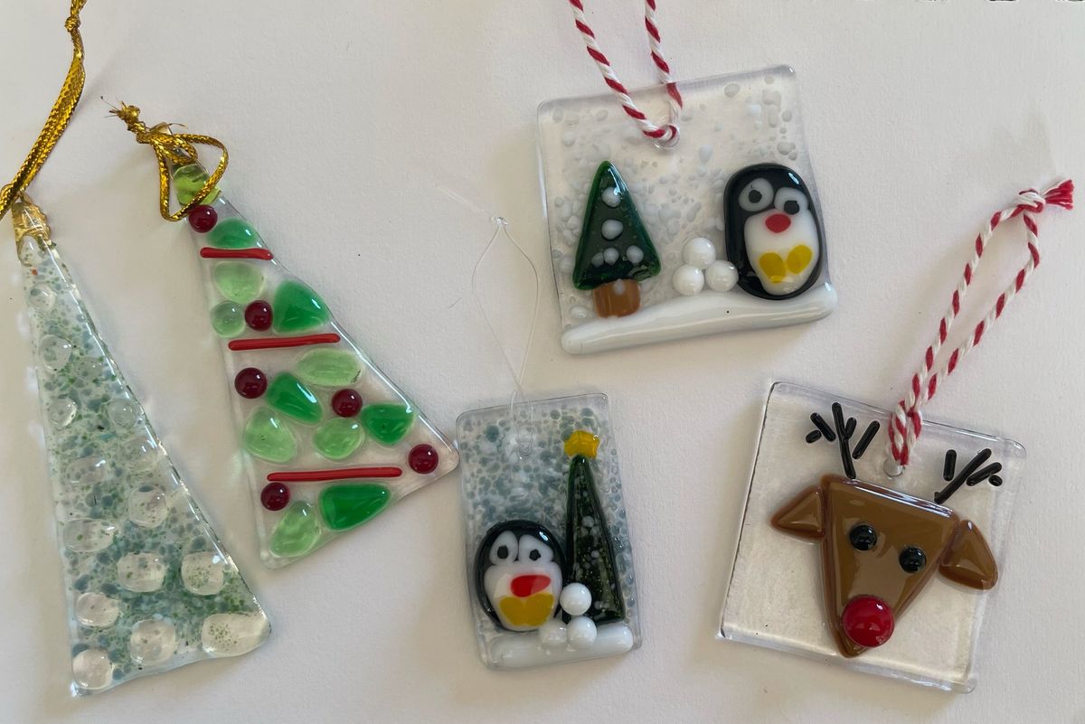 HOT GLASS ART! Xmas Decorations Fused Glass workshop