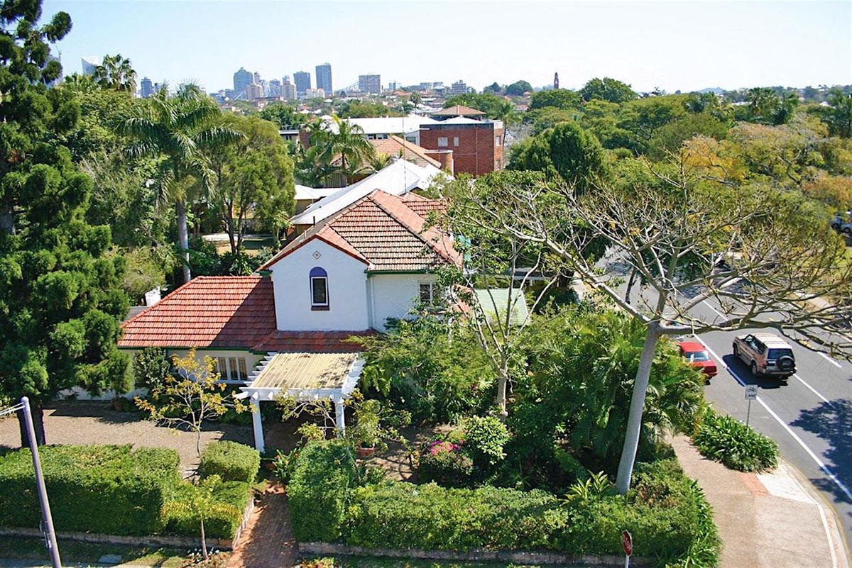 New Farm  Walking Tour: Oxlade Drive & Beyond